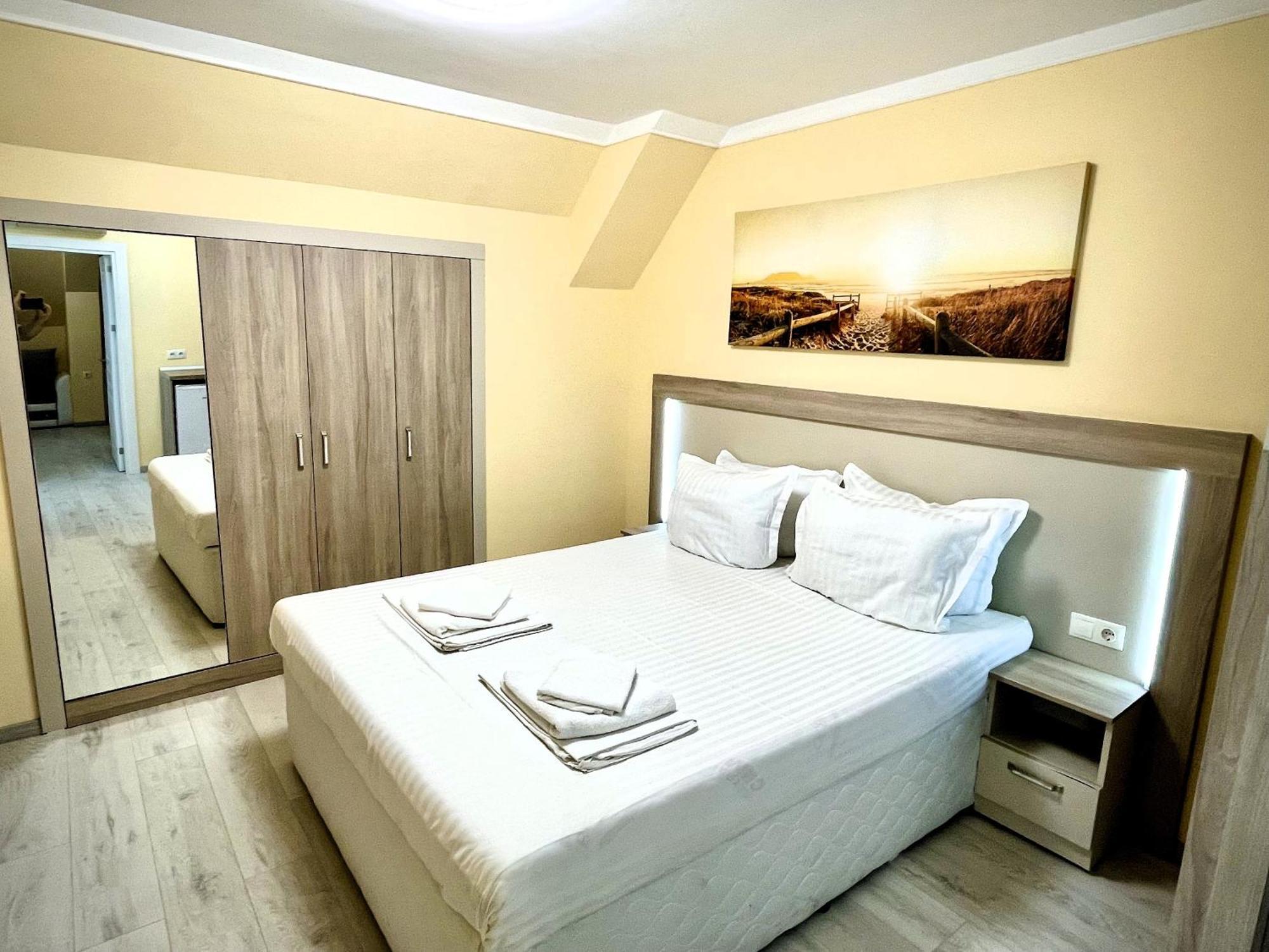 Apart-Hotel Panorama Sea Lux Primorsko Ngoại thất bức ảnh