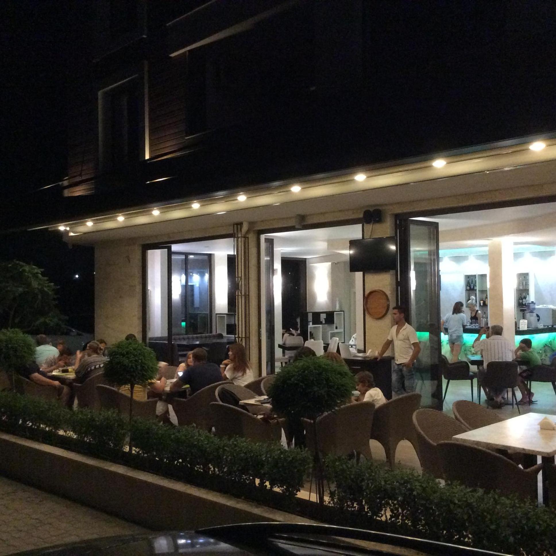 Apart-Hotel Panorama Sea Lux Primorsko Ngoại thất bức ảnh